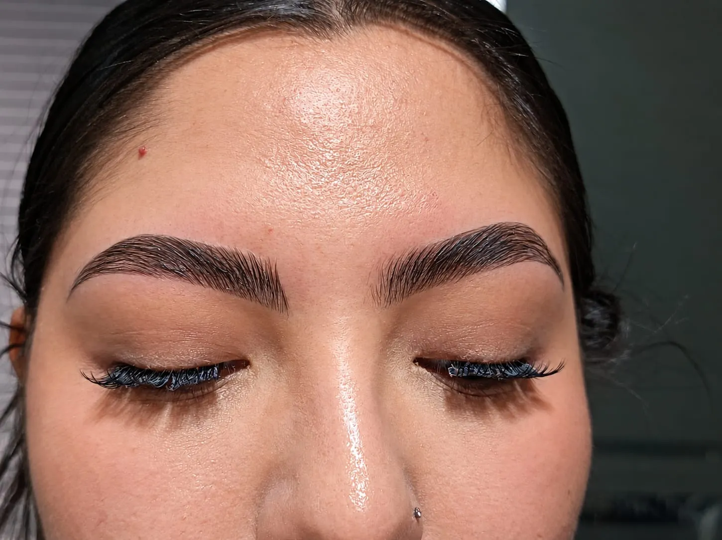 Tratamiento de laminado de cejas